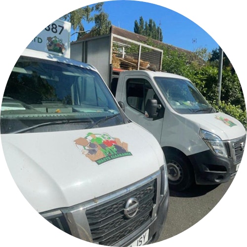MF WASTE CLEARANCE LTD team and vehicle