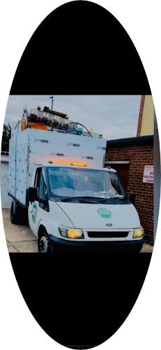 Quick rubbish recycling Ltd team and vehicle