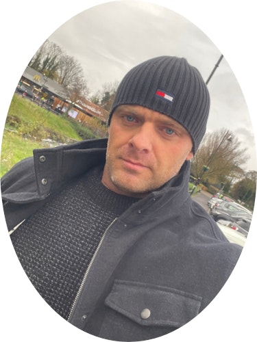 Pawel Wilczak team and vehicle