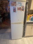 Fridge freezer A fridge freezer, works but freezer drawers are all broken and light doesn’t work SW11 - removed for £80