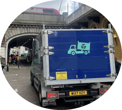 Skipmate.com team and vehicle