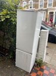 Fridge freezer Medium sized fridge freezer N16 - removed for £70