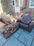 1 2-piece sofa and 1 3-piece s 2 old leather sofas SL6 - removed for £170