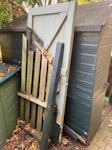 Drawers, gate, wooden panels Chest of drawers, wooden gate, assorted wood panels S10 - removed for £60