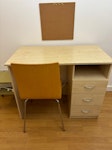 Desk and chair Desk and chair in good condition NW2 - removed for £60