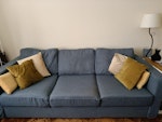 Corner sofa 232x100 Corner sofa 232x100 with one scratch on the left armrest.
The upholstery can be easily replaced individually, as it is tied with strings. The L-shaped section of the sofa is not shown in the photo because it takes up too much space. KT2 - removed for £100