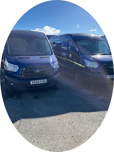 W M R INTEGRATED LTD team and vehicle