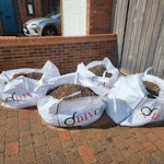 4 * 500l bags 2/3 full of soil 4 * 500l bags full of garden soil for about 2/3 each AL5 - removed for £280