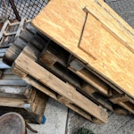 wood pallets & plywood boards 12 wood pallets & 2 plywood boards TW2 - removed for £100