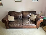2 SEATER SOFA COLLECTION 2 SEATER LEATHER SOFA RH4 - removed for £75