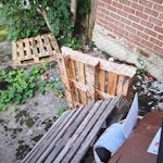 chair, pallets, cardboard, bin rubbish from betfred
3x wooden pallets, 1x broken red customer chair, 1x cardboard bbox with folders, 1x big cardboard box with broken down boxes inside, 1x brown bin lid, 1x broken hoover SM5 - removed for £100