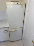 Domestic fridge freezer Standard fridge freezer, still works but fridge handle broken off.
Easy ground floor access, kitchen by the front door PO16 - removed for £50