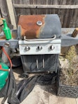 BBQ, rabbit hutch,car roof box Items are in the garden with easy access through the driveway. And items are as shown in the photos if they can be collected from where they are that would be great as I have no way of moving them to the roadside for example MK45 - removed for £80