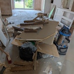 Building Waste Building waste
Old door and radiator
Flooring
Plaster
Plaster board
Timber
Light fightings
Stripped wallpaper WR1 - removed for £190
