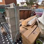 Clothes Rail, Trunk packaging 1 x rail. 1 x trunk 7 x packaging boxes. 1 x toaster 1x kettle TW2 - removed for £50