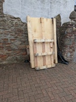 2 pallets and rubbish collected by Tom Norman Rubbish & Waste Clearance ltd