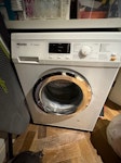 Miele Washing Machine White Miele 8kg washing machine. In good condition, works, 10 yrs old now. EC1V - removed for £0