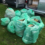 Leaf litter and plastic pots 10 bags of leaf litter and plants
3 bags of plastic pots
1 cardboard box containing large ceramic pot SW9 - removed for £85