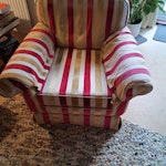 2 armchairs 2 armchairs with seat cushions RH12 - removed for £95