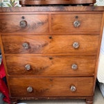 A chest of drawers and a mirro A large heavy wooden chest of drawers and mirror to be carried down from second floor of a semi detached house in Fulham. Off street parking available. SW6 - removed for £70