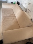 sofa good condition Sofa for sale

Length- 210 cm
Sitting length - 147 cm
Breadth - 96 cm
Depth - 57 cm

Buyer to pick up DA9 - removed for £85