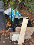 oven, bag and few bits timber oven, bag, timber, brush as per picture TW19 - removed for £55