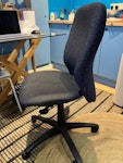 computer chair computer chair in very good condition, with handles for raising and lowering the seat, moving the back and the seat into different angles. It's great for anyone working remotely and for general office work. NW10 - removed for £20