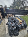 laminate, block floors & skirt Laminate flooring plus 30 rubble sacks of wood block plus skiting boards. The mat / rug underneath the rubble sacs belongs to the customer and is not to be taken TW11 - removed for £200