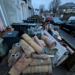 kitchen, wardrobe, flooring Dismantled kitchen cabinets, wardrobe, carpet, underlay, vinyl CR0 - removed for £214