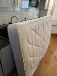 small double mattress It’s a small double mattress. The flat is on the ground floor and easy to access. TW9 - removed for £45