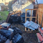 bin bags, furniture, rugs Random
Random stuff. W4 - removed for £286