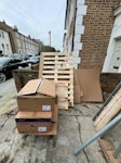 Pallet and boxes TW9 - removed for £70
