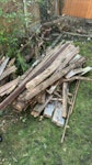planks of 5 fence panels Planks from x5 5’x6’ garden fence panels to dispose of. Some nails still attached so must be handled with gloves. Will be put in the front garden for quick and easy access. Parking permit can be provided if coming between 10 and 12am. E15 - removed for £117