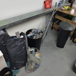 Storage unit clearance Mixture of plastics, general waste, some smaller furniture and metal.
Tip is just down the road, about 30 seconds drive.
Metal includes several stainless steel sheets
Kitchen top too SM3 - removed for £130