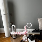 electronics, plants, bedding There is some electronics junk, some fake plans and one real dead orchid, and some bedding (2 duvets and some pillows) W8 - removed for £91