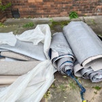 Carpet + underlay Circa 25 sqm of carpet and underlay, and some gripping fixing bars to floor. Ground floor flat N17 - removed for £95