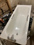 Bathtub (Metal) Metal bathtub to be removed. Sizes in CM 170CM Length x 70CM width. AL10 - removed for £13