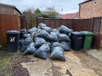 56 BAGS OF EXPANDING FOAM collected by Cooks Distribution