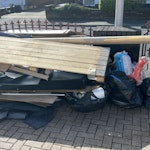 Pallet Offcut Rubble Wood Unit Wood Pallet, Wood Unit, Flooring Roll tube, Few Rubble Sacks & Laminate & Underlay offcuts - See Photo FY4 - removed for £350