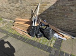 45 sqm of laminate and skirtin Kerbside pickup for these, needs to be removed today. Flooring is currently being brought downstairs with expected to be all downstairs for 16:30. SE16 - removed for £200