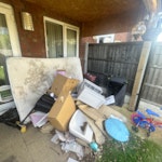 Mix of junk It includes
A mattress
Old suitcase
Old sink
Under sink cupboard
Lots of cardboard
Broken pieces of wood
See photos B28 - removed for £250