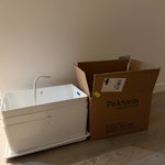 Chest drawers +household items Chest of drawers, ironing board, drying rack, kitchenware, 2 large bags of blankets and pillows, suitcase, hangers.
Lift available.
Collection Sunday (12.04) morning.
SW13. SW13 - removed for £104