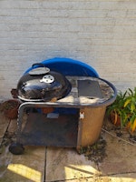 BBQ, pool, Table & 4 Chairs collected by welcroft Lee Logistics
