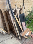 Palettes, debris and clutter As shown on pictures, mainly wooden debris of furniture and palette wood along with random clutter and a trolley. E14 - removed for £104