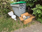 Toilet & Box Related Waste ASAP - Toilet & Related Box misc - See Photo SE20 - removed for £50