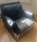 4 seated sofa and armchair 2.30m long *92cm*86cm sofa.
armchair 1m*97cm*85cm SW6 - removed for £176
