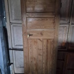 5 internal pine doors 5 standard internal pine doors, approx 195 x 75 cm each. To be collected from the garage (ground floor). Can help with loading if required. KT19 - removed for £65
