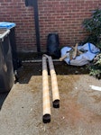 cardboard tube, bag offcuts One cardboard tube, one small black bag of offcuts

***ONLY THE BLACK BAG AND TUBE - NOT THE WHITE BAG*** SR7 - removed for £75