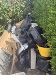 mostly cardboard boxis few wooden palets ,mostly cardboard boxis ,in the bags its all light staff nothing to heavy .6to 8 bags in total W12 - removed for £117