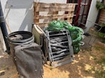 Bags of soil mostly Mostly bags of garden soil, so there is some weight to it. Few assorted stuff (including a pallet) all included in the picture.
If you can confirm to collect today, I will place all neatly in the front of the flat for easy collection W4 - removed for £94